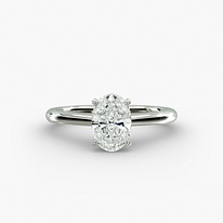 Oval engagement ring